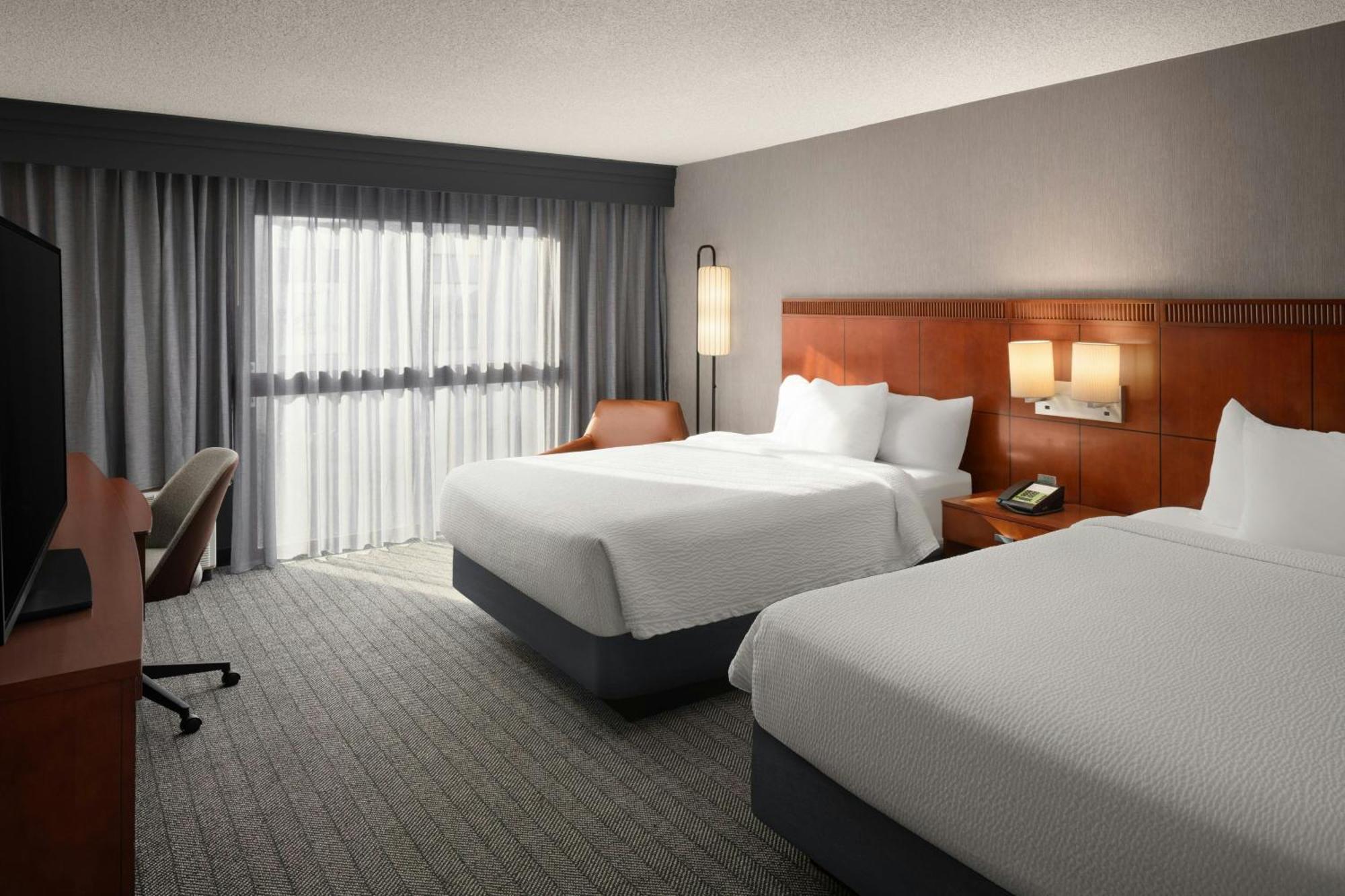 Courtyard By Marriott Portland Beaverton Exterior photo