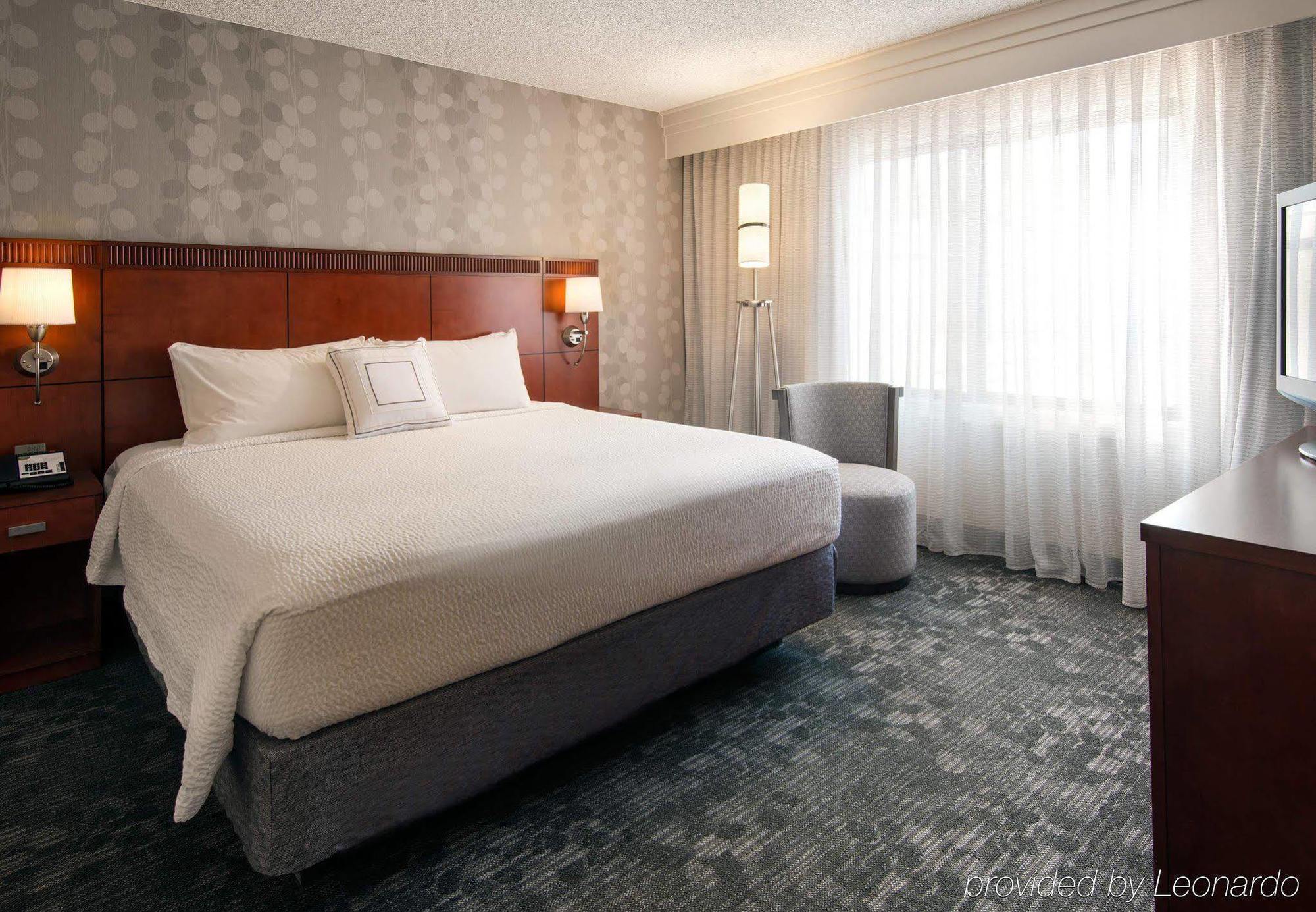 Courtyard By Marriott Portland Beaverton Exterior photo